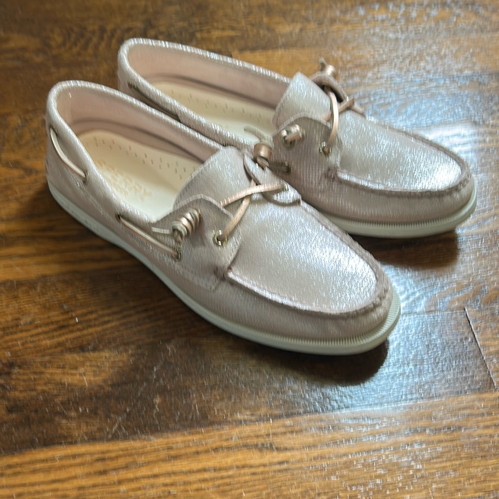 Sperry women’s rose gold Boat Shoes